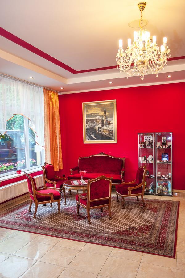 Hotel Savoy Ceske Budejovice Bagian luar foto