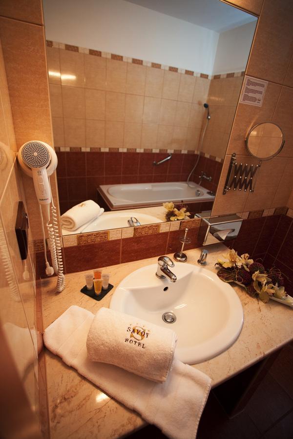 Hotel Savoy Ceske Budejovice Bagian luar foto